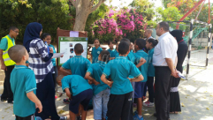 مدرسة الهدى في الرملة تنظم يوماً لعرض ابحاث الطلاب العلمية 